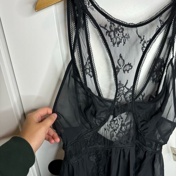 NWT By Anthropologie Black Sheer Mix Lace Halter Mini Dress Size Small - Picture 4 of 10